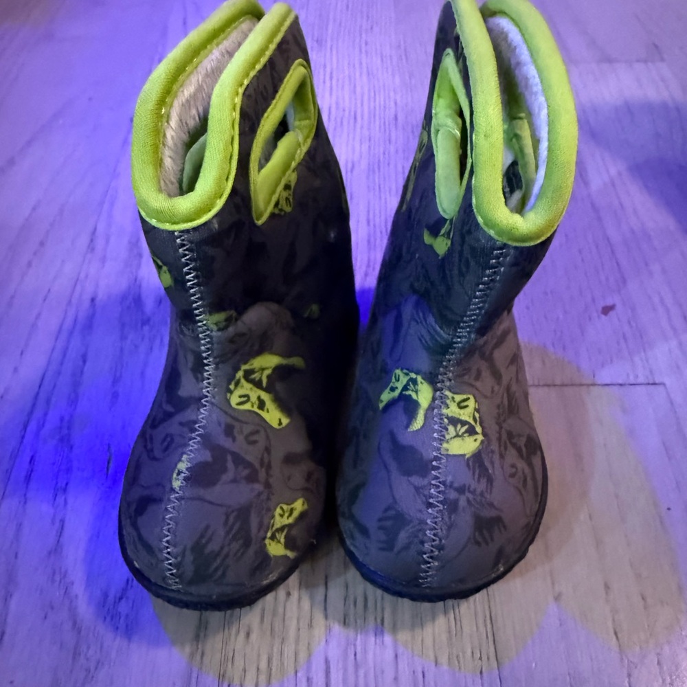 Kids' Bogs Boots w/Dinosaurs - Size 4